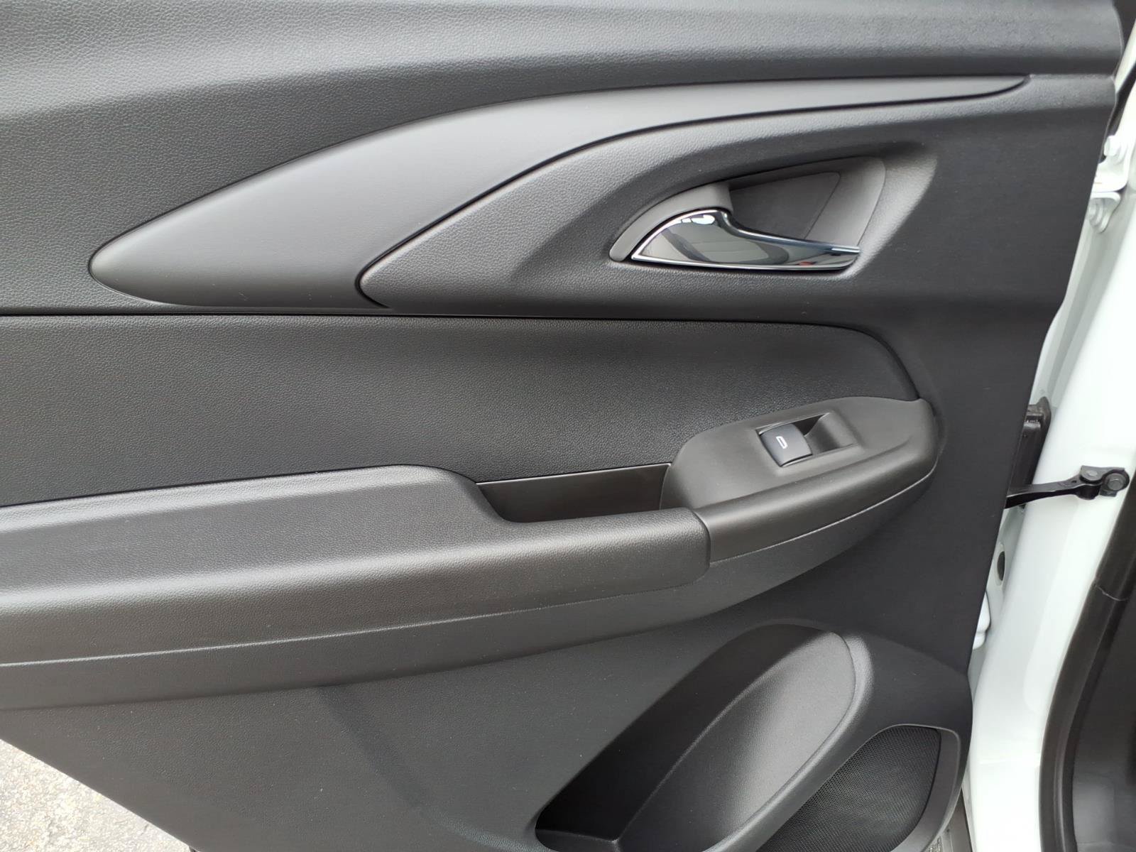 New 2026 Chevrolet TrailBlazer LT w/ LT Cold Weather Package FWD image 9