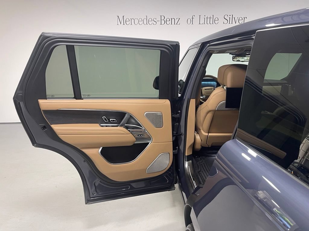 Used 2025 Land Rover Range Rover Long Wheelbase Autobiography AWD/4WD image 23