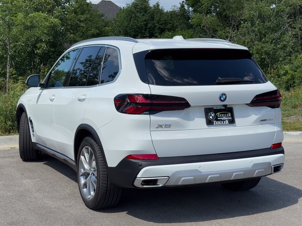 Used 2026 BMW X5 xDrive50e w/ Premium Package AWD/4WD image 4