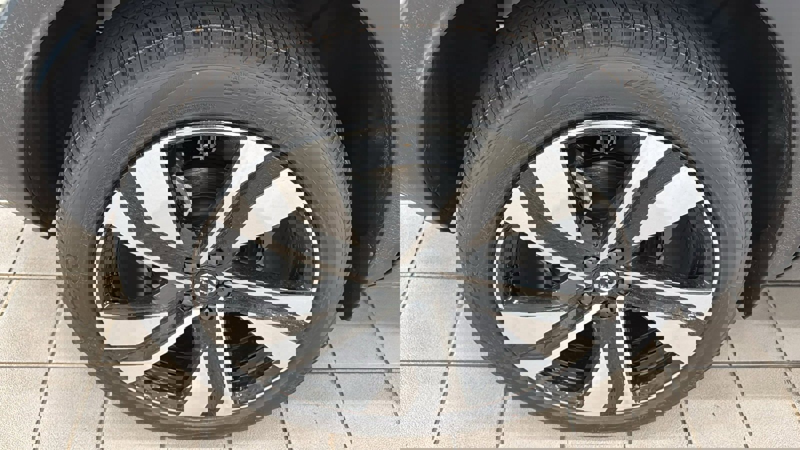 Used 2026 Volvo XC40 B5 Ultra w/ Protection Package Premier image 31