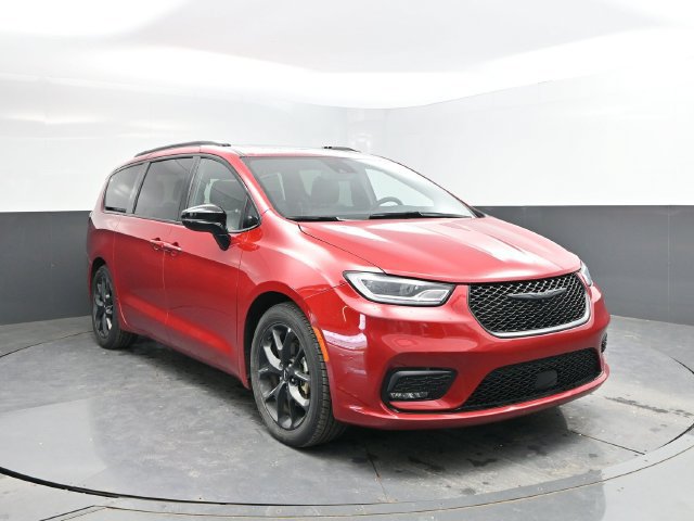 Used 2025 Chrysler Pacifica Limited FWD image 4