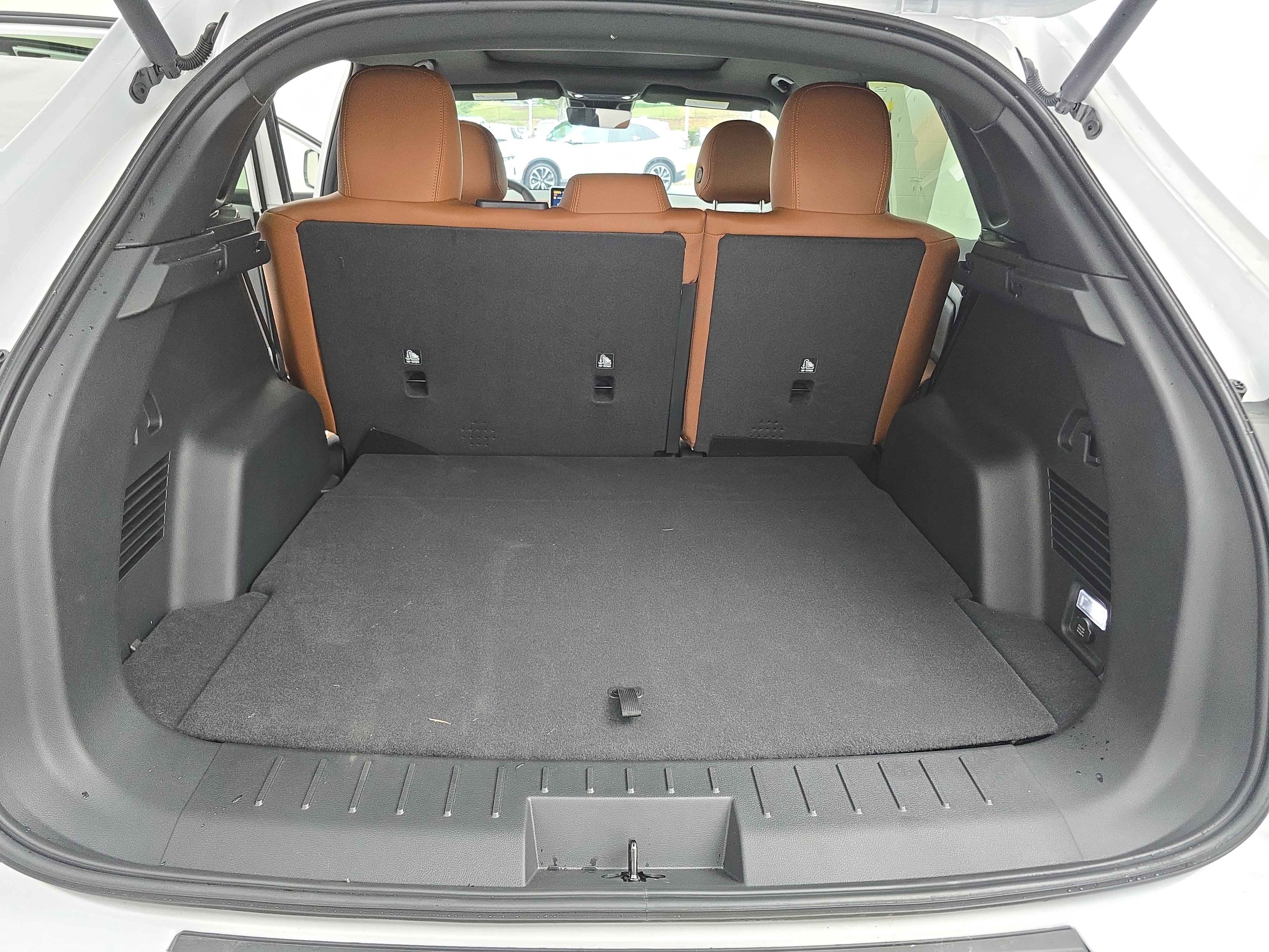 New 2025 VinFast VF 8 Plus image 12