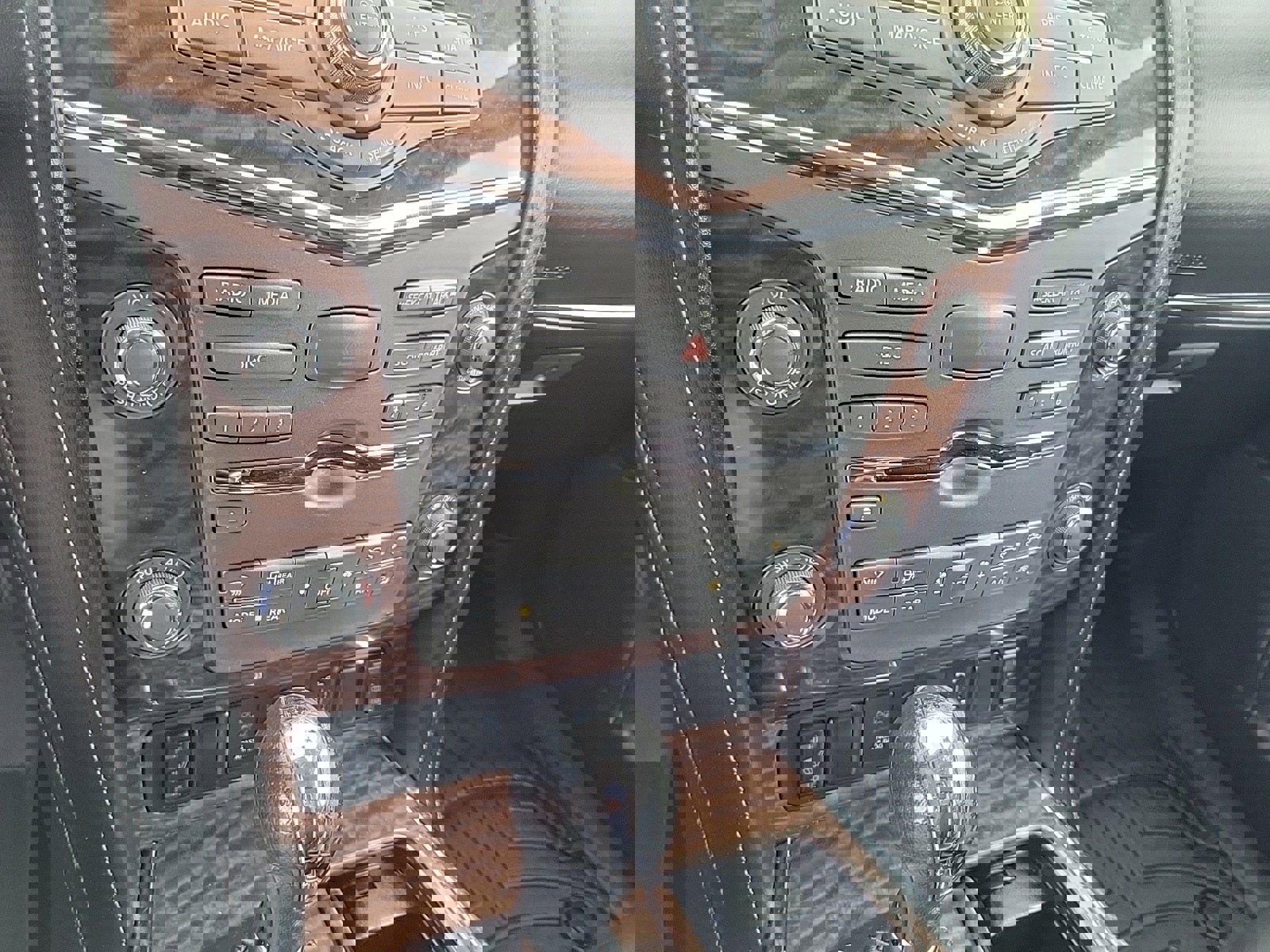 Used 2019 Nissan Armada SL w/ Premium Package image 50