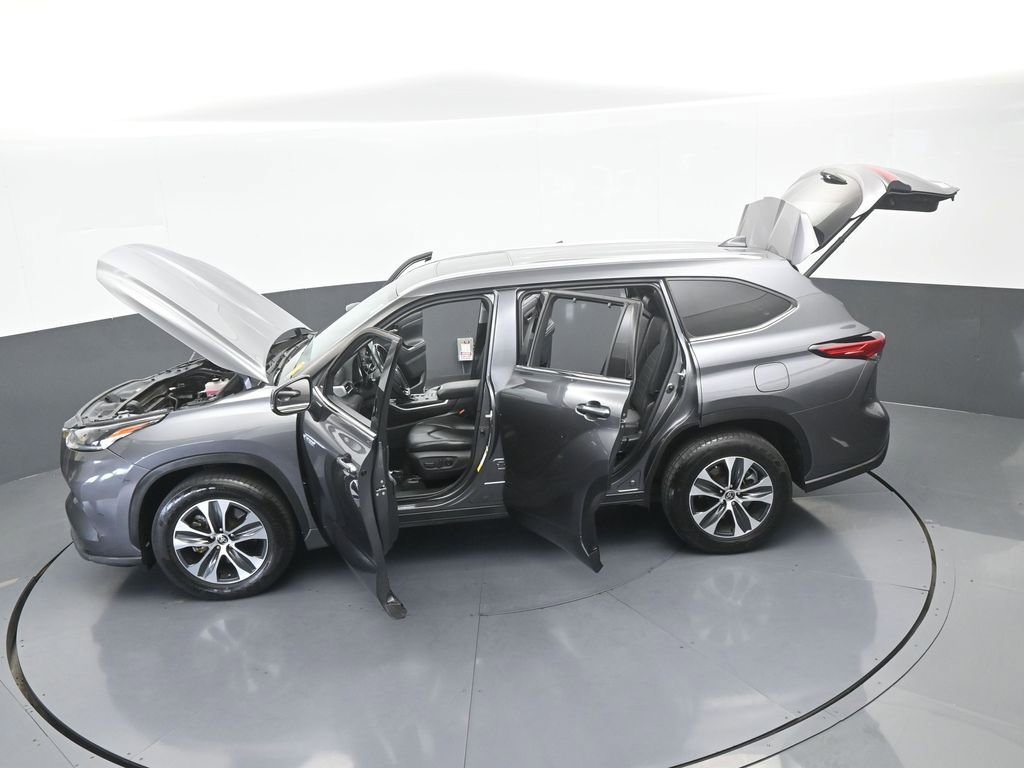 Used 2021 Toyota Highlander XLE FWD image 65