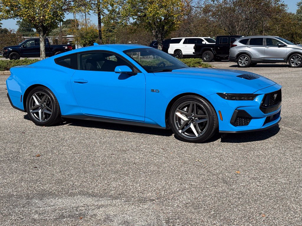 Used 2025 Ford Mustang GT RWD image 12