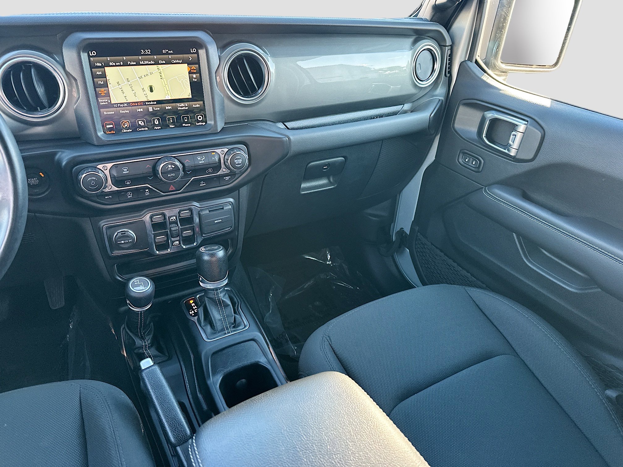 Used 2022 Jeep Wrangler Unlimited Sahara image 23