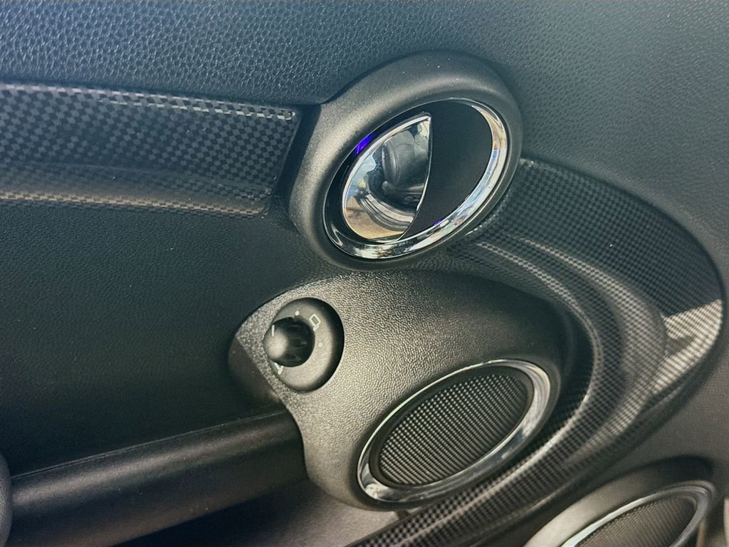 Used 2011 MINI Cooper S image 19