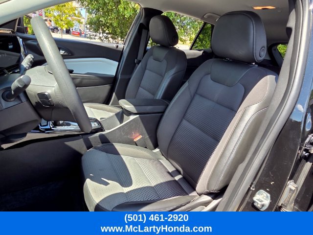 Used 2025 Chevrolet Trax LT FWD image 7