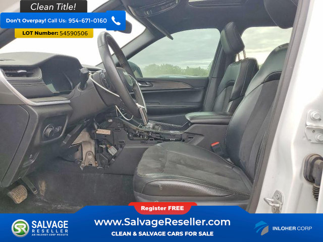 Used 2024 Jeep Grand Cherokee L Altitude AWD/4WD image 9