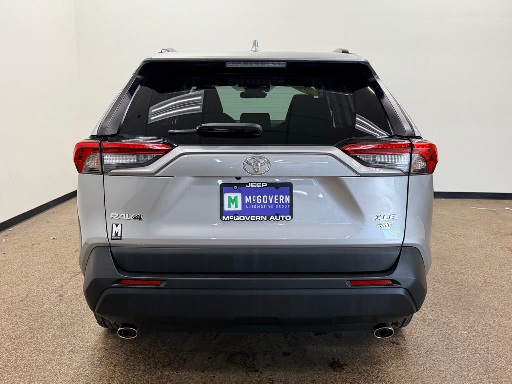 Used 2022 Toyota RAV4 XLE w/ Convenience Package AWD/4WD image 5