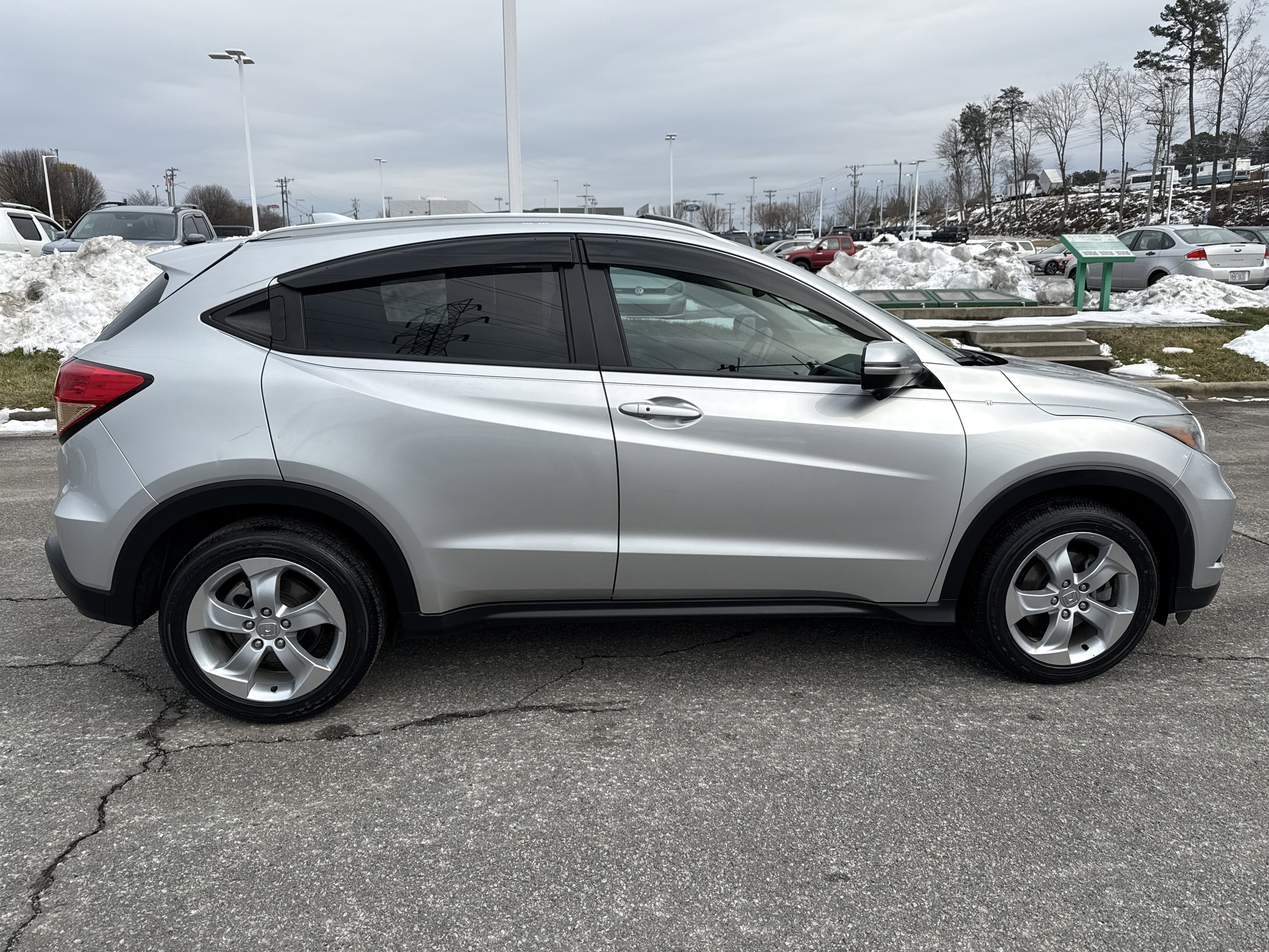 Used 2016 Honda HR-V EX-L image 11