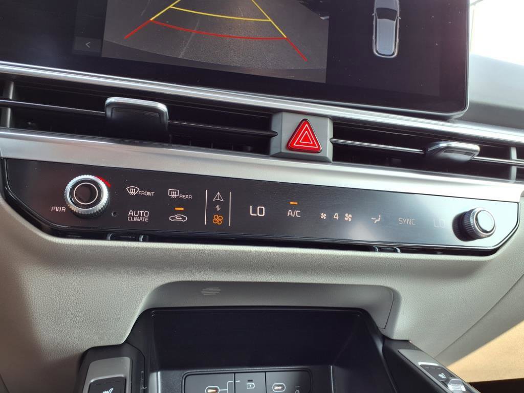 Used 2025 Kia Sorento EX w/ Panoramic Sunroof Package image 7