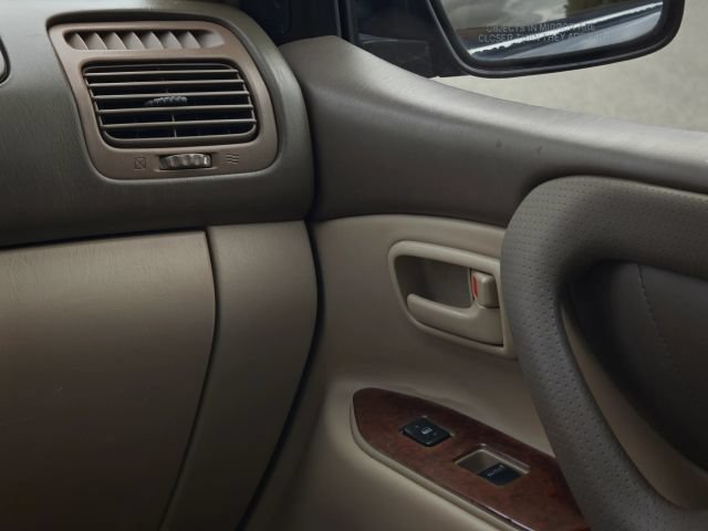 Used 2002 Toyota Land Cruiser AWD/4WD image 31