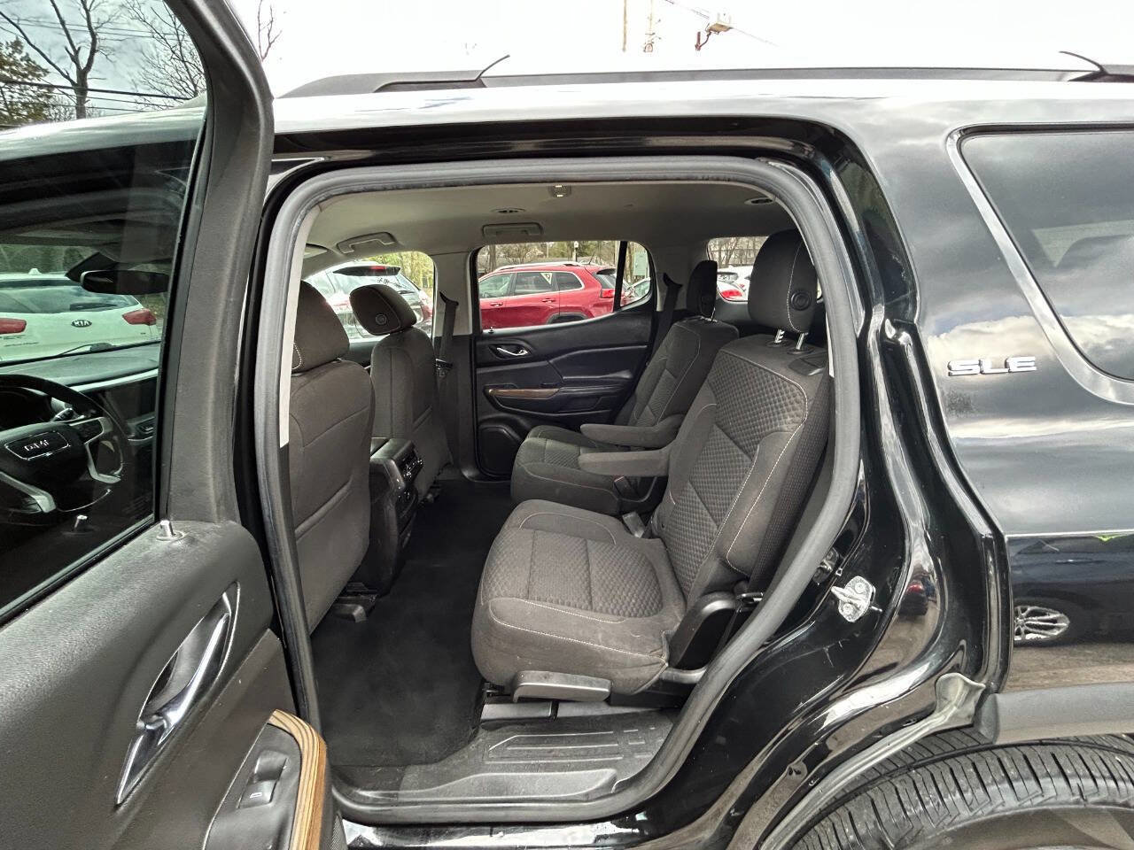 Used 2018 GMC Acadia SLE w/ Driver Alert Package I image 9