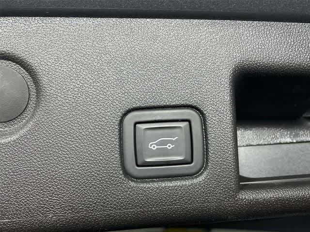 Used 2024 Chevrolet Equinox LT AWD/4WD image 17