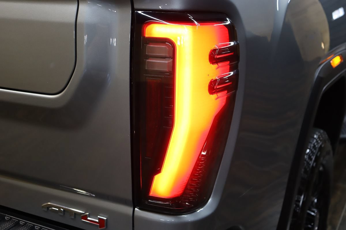 Used 2025 GMC Sierra 2500 AT4 w/ AT4 Preferred Package AWD/4WD image 30