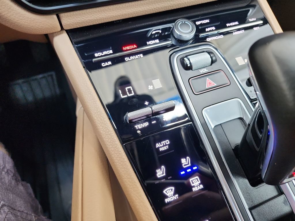 Used 2020 Porsche Cayenne AWD/4WD image 27