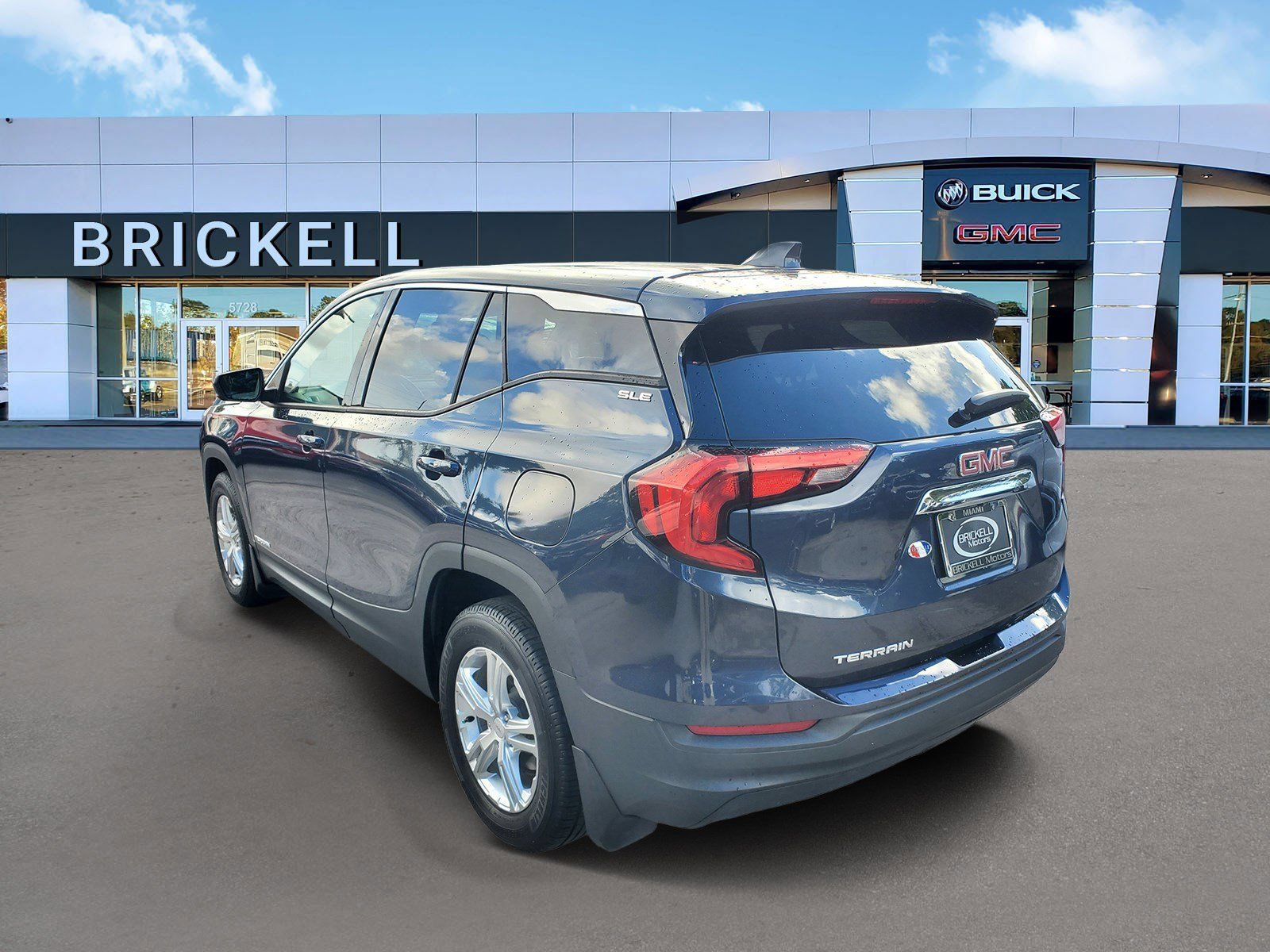 Used 2018 GMC Terrain SLE FWD image 4