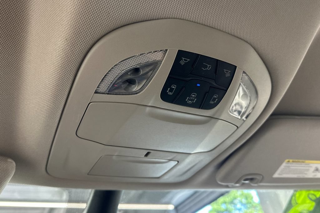 Used 2023 Chrysler Pacifica Touring-L FWD image 36