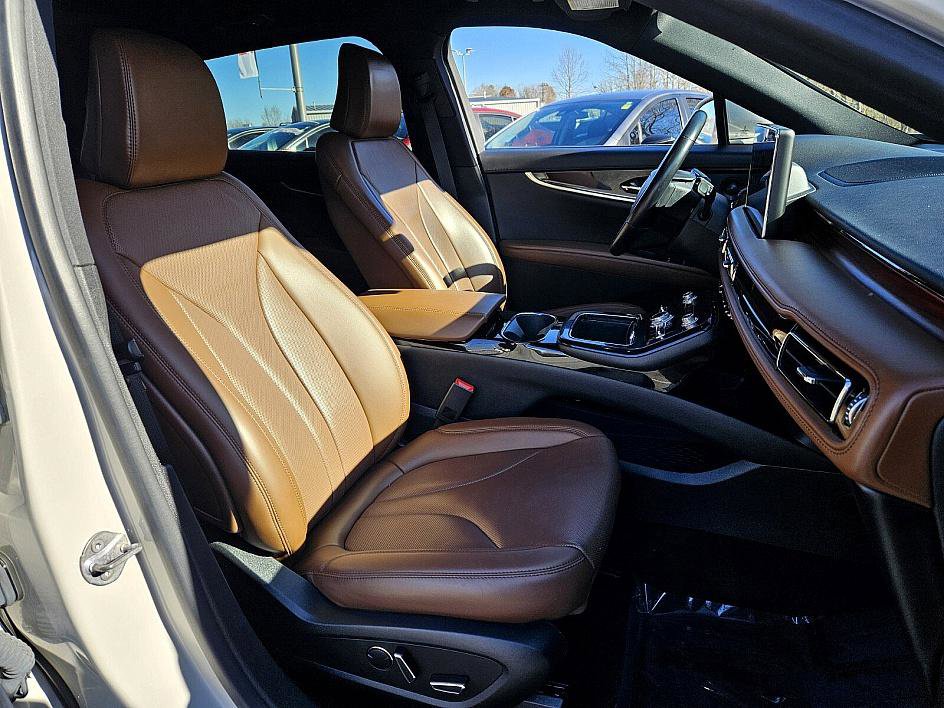 Used 2023 Lincoln Nautilus Reserve w/ Equipment Group 201A image 15