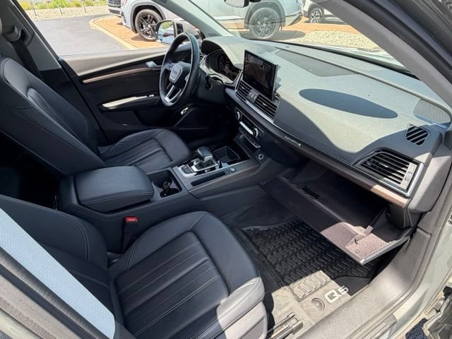 Used 2023 Audi Q5 2.0T Premium Plus w/ Premium Plus Package AWD/4WD image 12