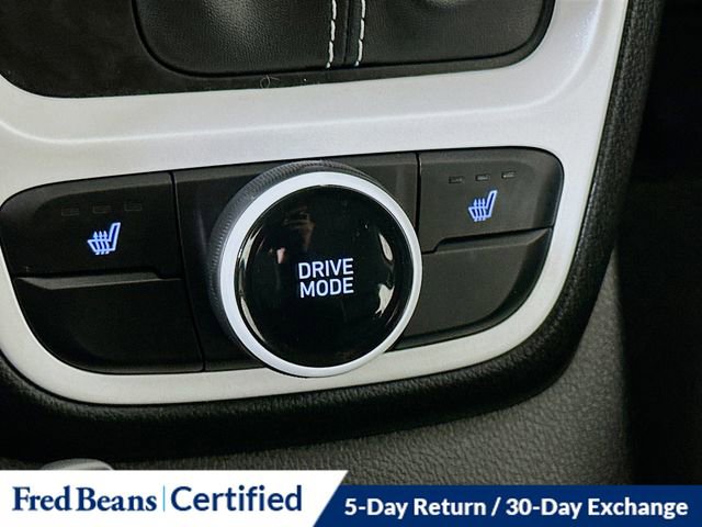Certified 2025 Hyundai Venue Limited image 22