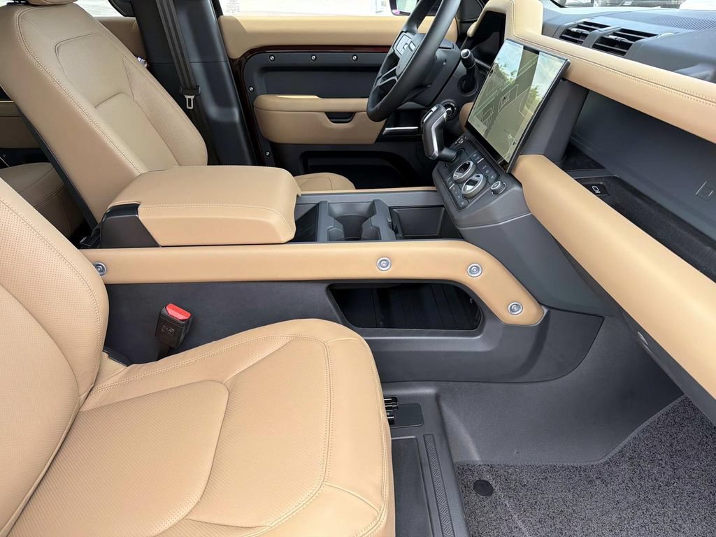 New 2026 Land Rover Defender 130 X-Dynamic SE AWD/4WD image 10