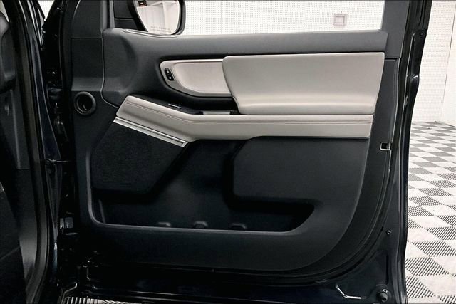 Used 2025 Ford Expedition Active image 23