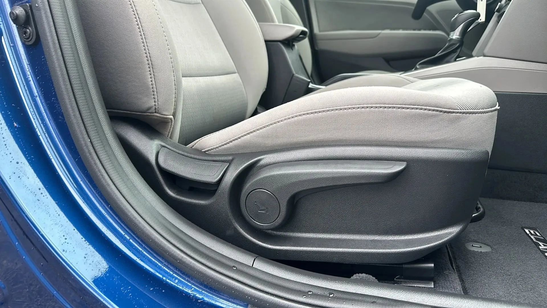 Used 2017 Hyundai Elantra SE image 18
