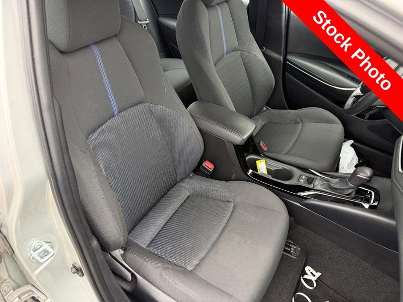 Used 2021 Toyota Corolla SE w/ SE Premium Package image 11