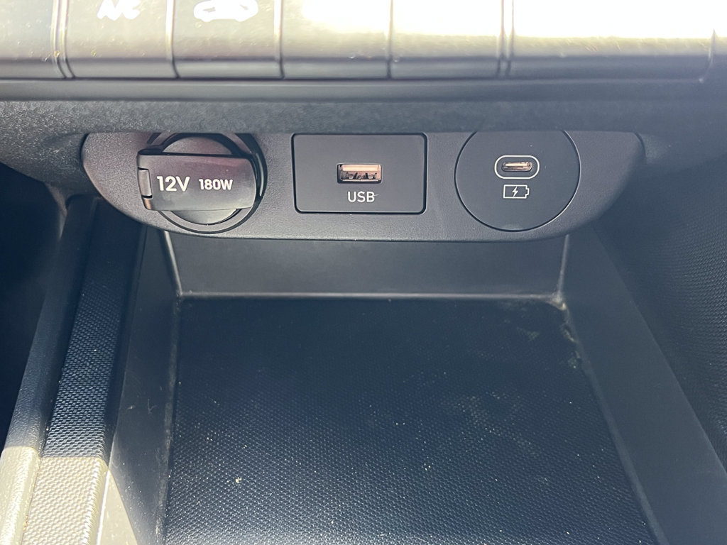 Used 2024 Hyundai Elantra SE FWD image 19