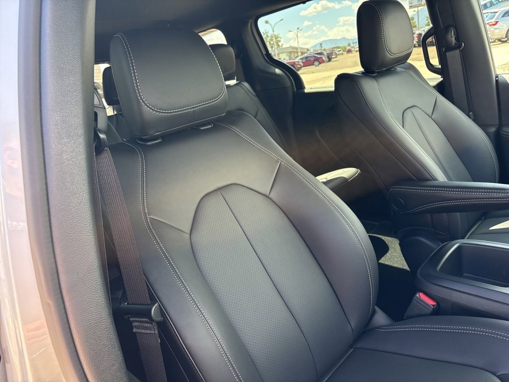 New 2026 Chrysler Voyager LX image 31