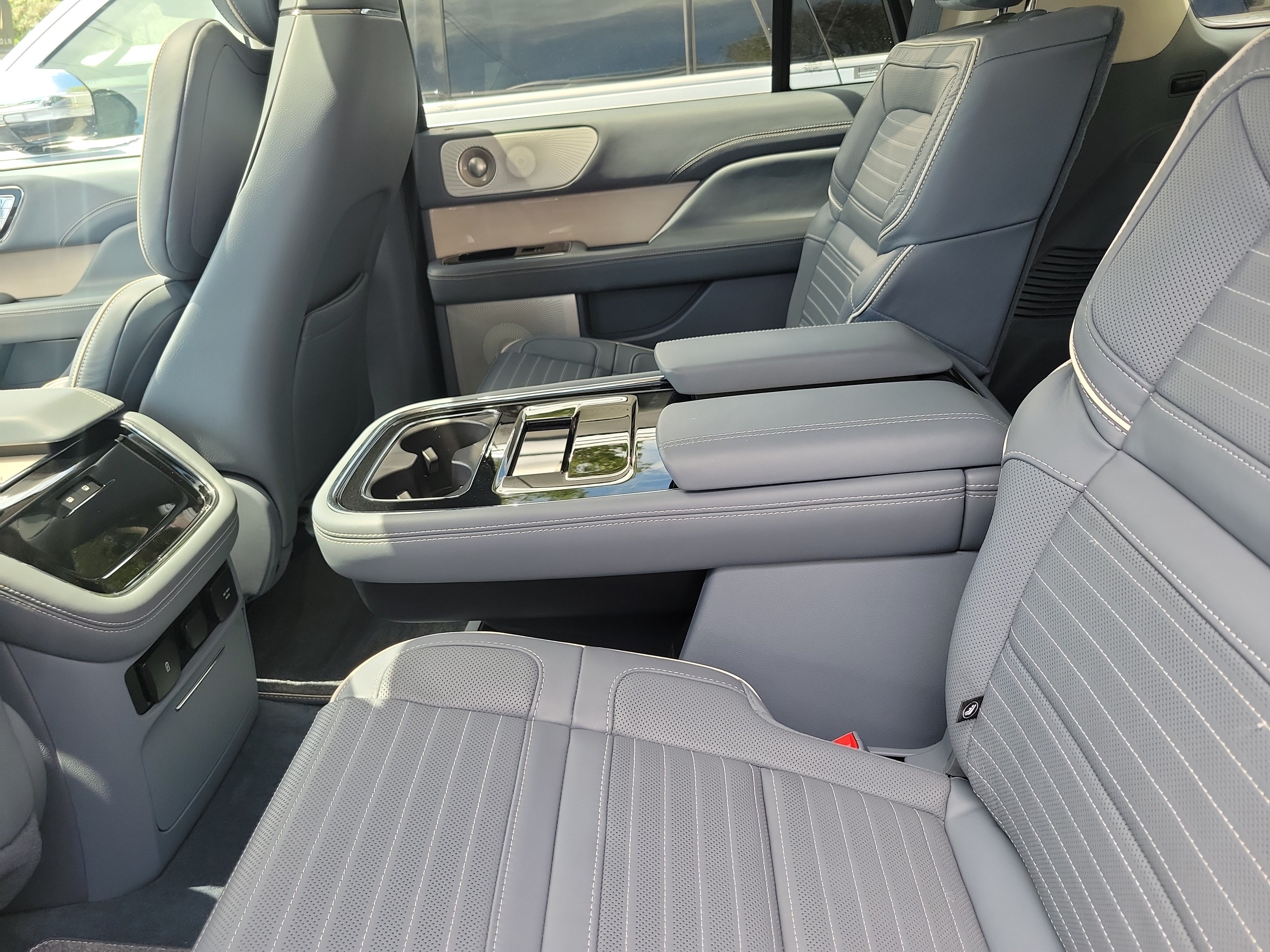 Certified 2024 Lincoln Navigator Black Label AWD/4WD image 9