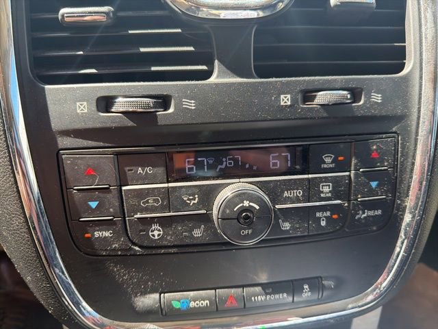 Used 2014 Chrysler Town & Country Touring-L w/ Driver Convenience Group image 26