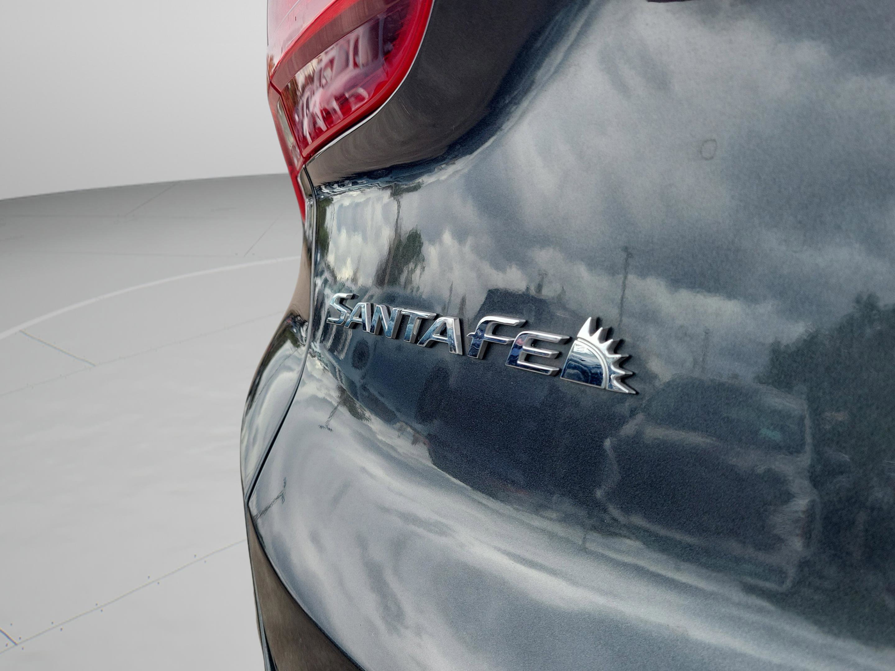 Certified 2023 Hyundai Santa Fe SE image 6