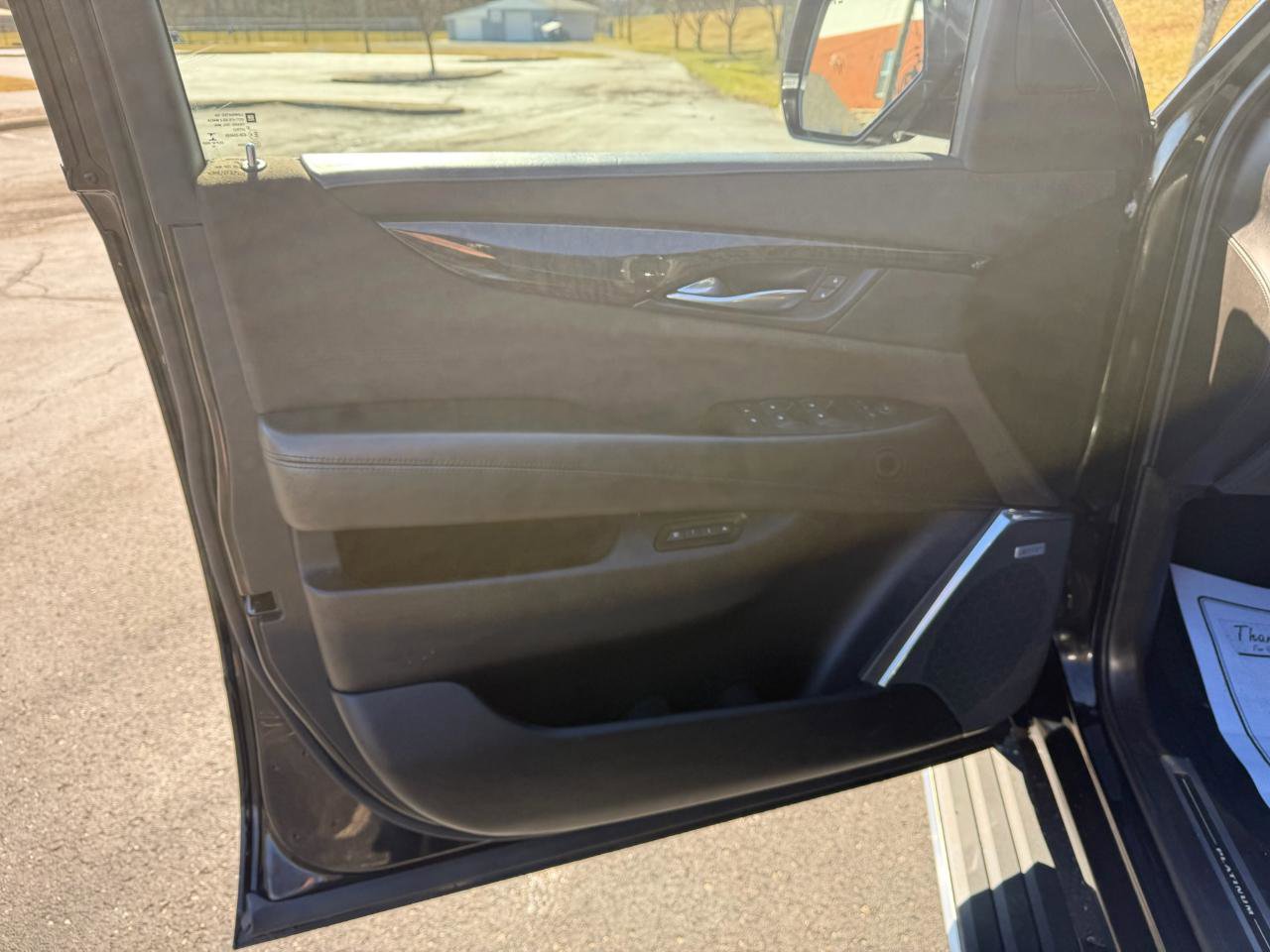 Used 2015 Cadillac Escalade Platinum image 9