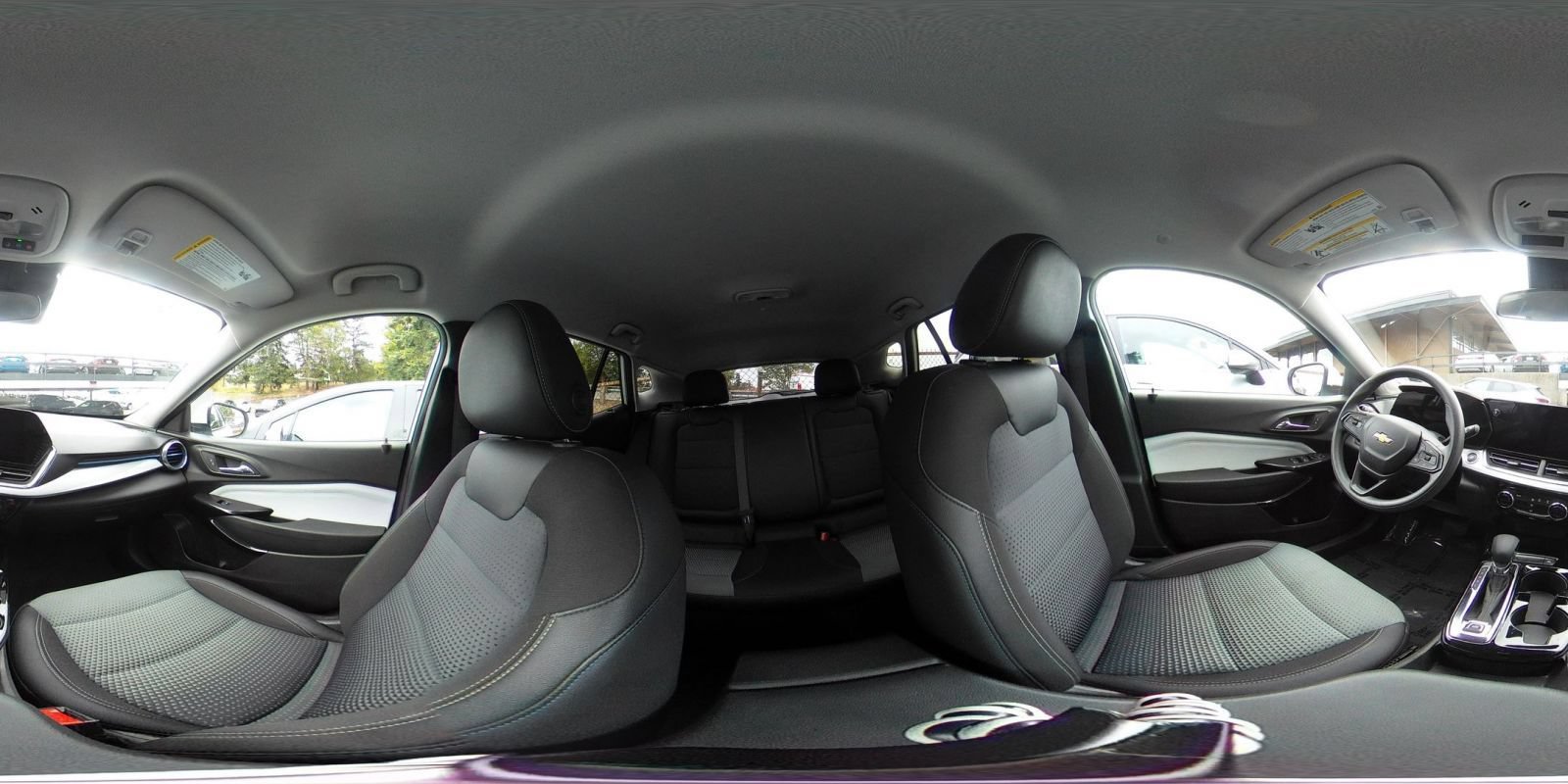 Used 2025 Chevrolet Trax LT FWD image 42