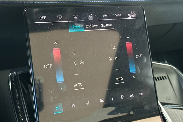 New 2025 Cadillac Escalade IQ Sport 1 w/ LPO, ONYX Package image 21