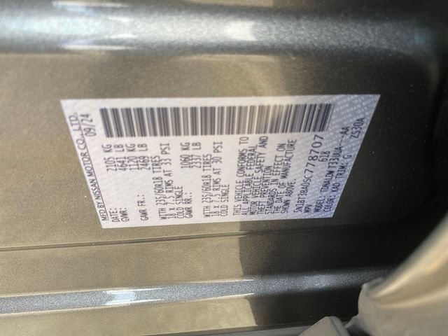 Used 2025 Nissan Rogue SV FWD image 33