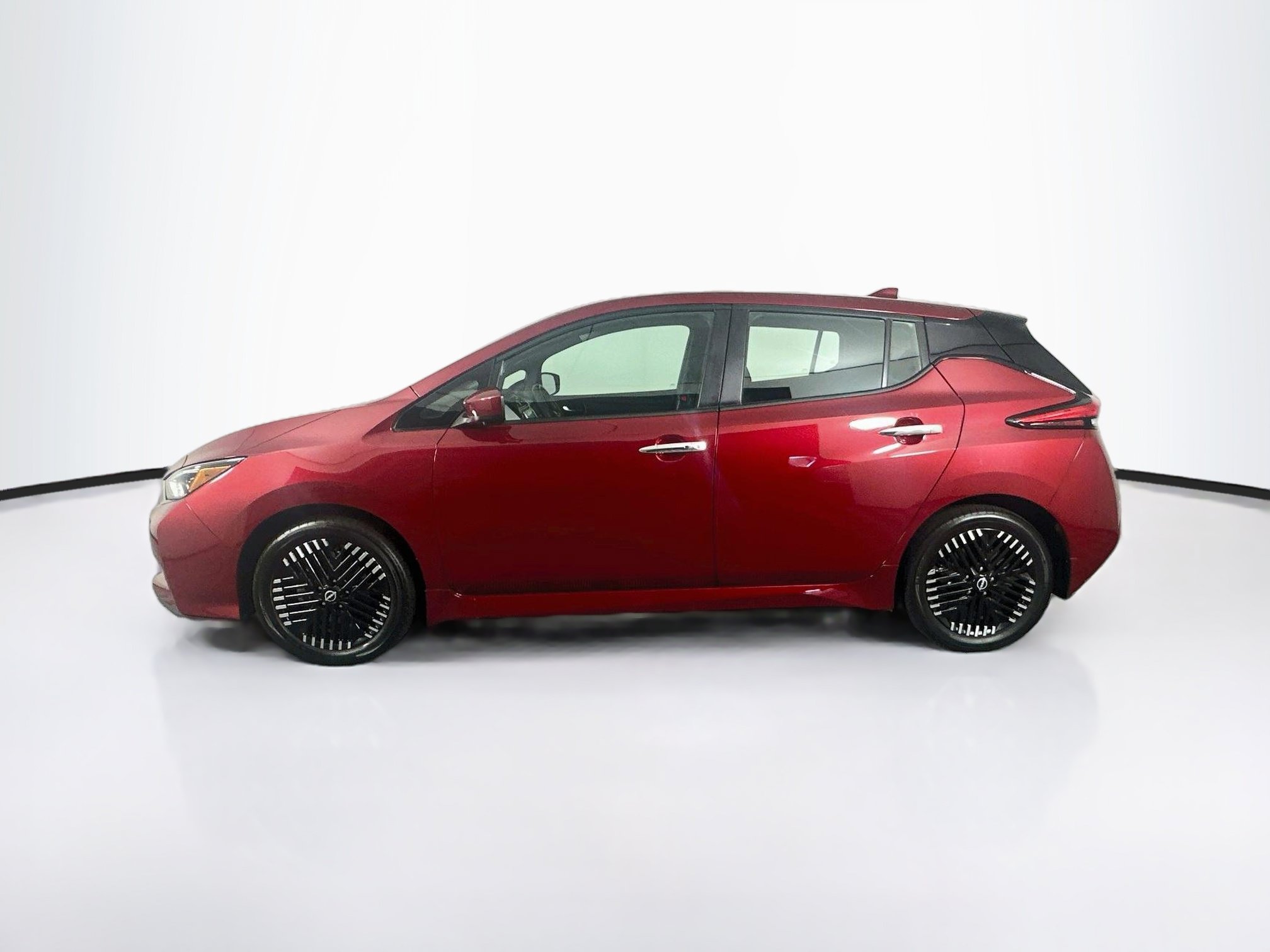 Used 2023 Nissan Leaf SV Plus FWD image 4