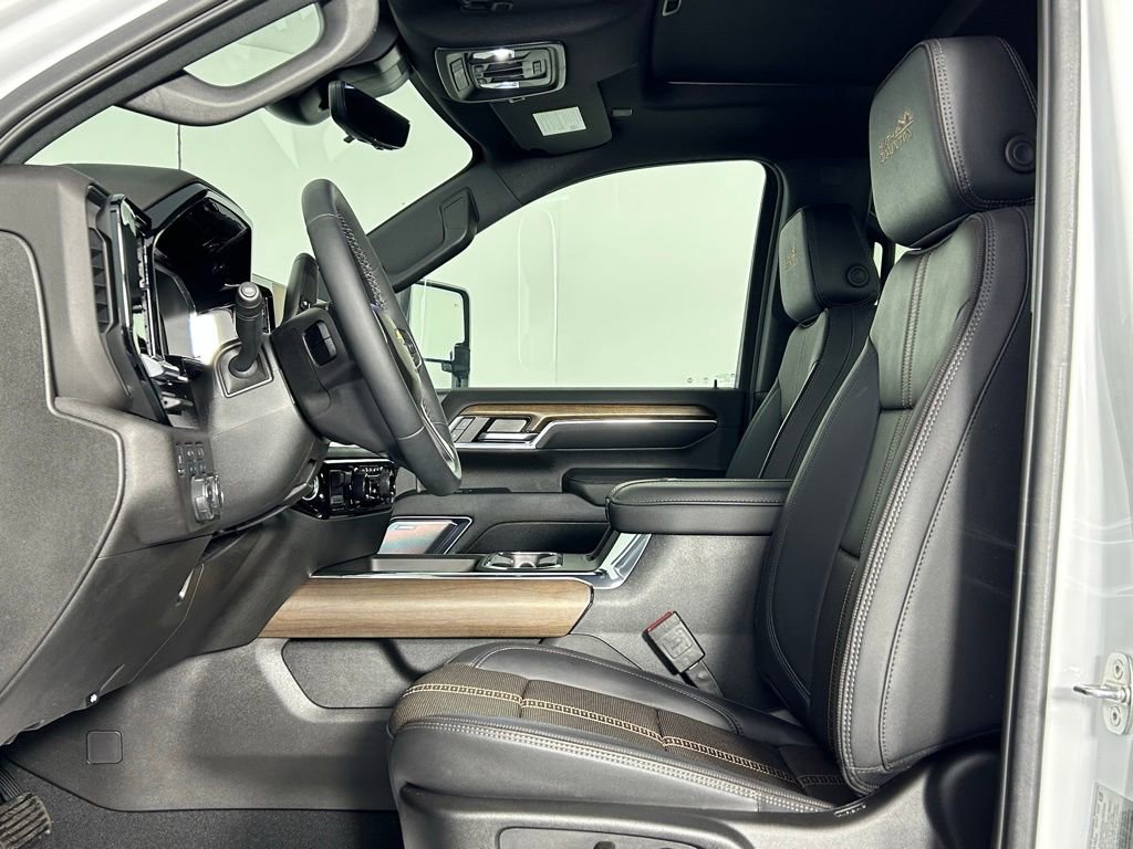 Used 2024 Chevrolet Silverado 2500 High Country w/ High Country Premium Package image 32