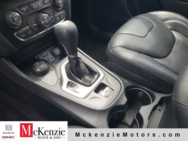 Used 2016 Jeep Cherokee Overland w/ Technology Group AWD/4WD image 19