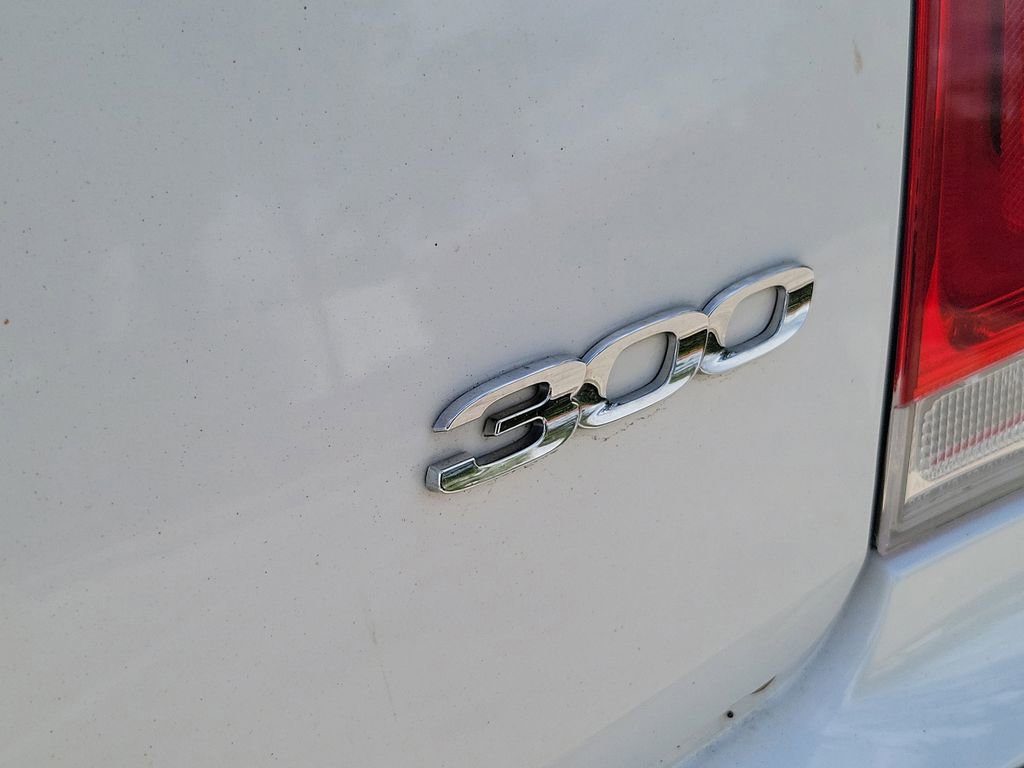 Used 2016 Chrysler 300 Limited w/ Driver Convenience Group image 13