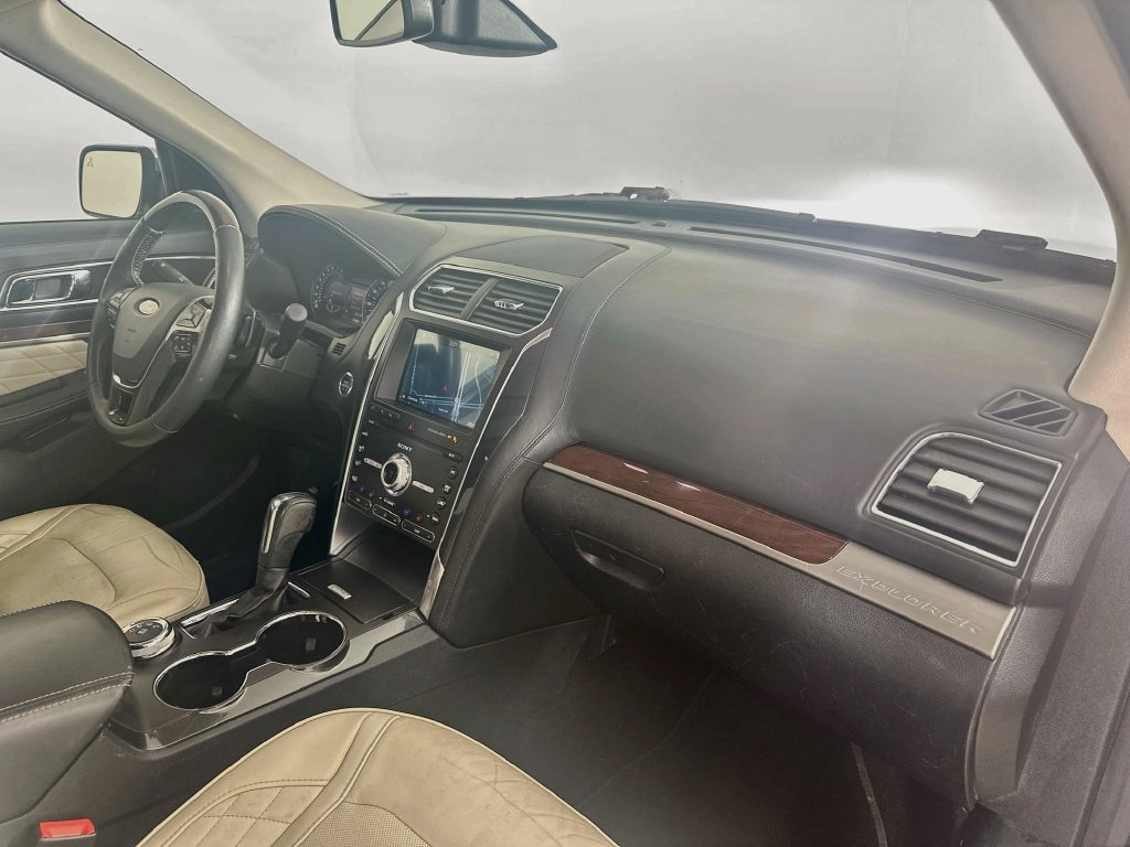 Used 2019 Ford Explorer Platinum AWD/4WD image 37