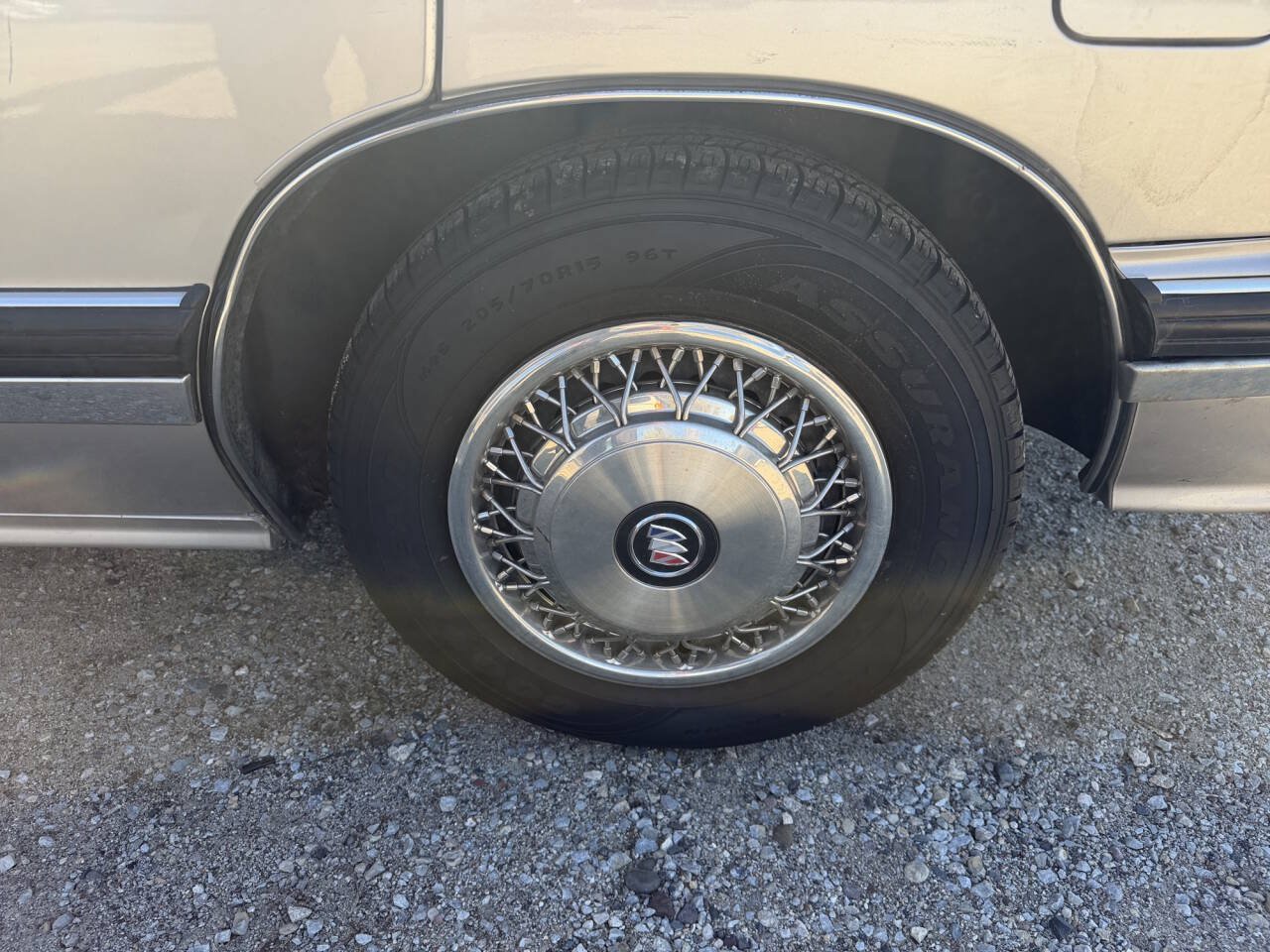 Used 1996 Buick Le Sabre Limited FWD image 10