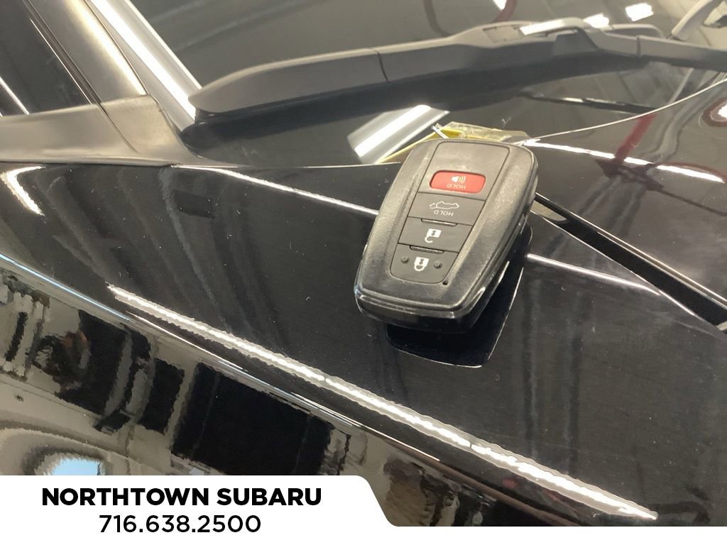 Used 2023 Toyota Highlander LE image 25