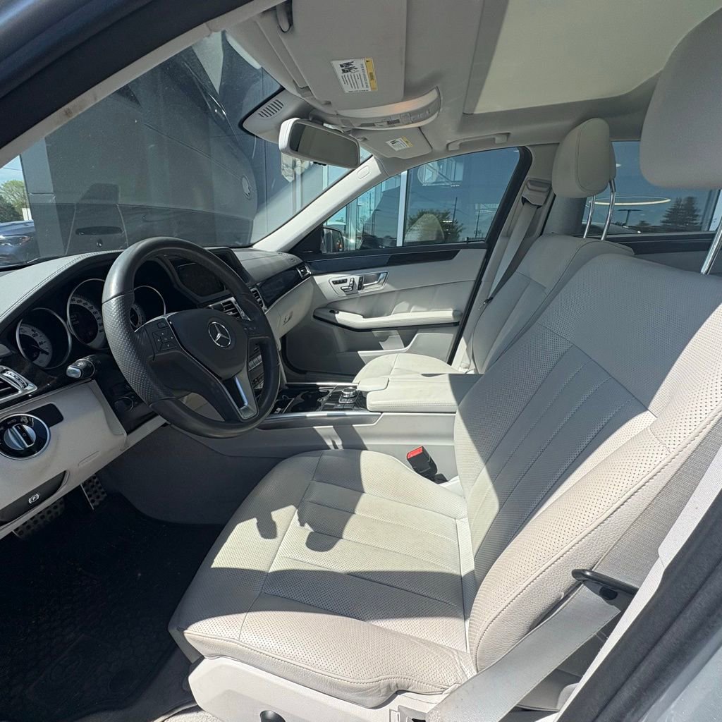 Used 2016 Mercedes-Benz E 400 4MATIC Sedan image 10