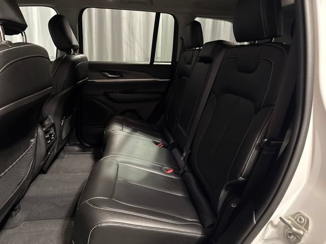Used 2024 Jeep Grand Cherokee Limited AWD/4WD image 25