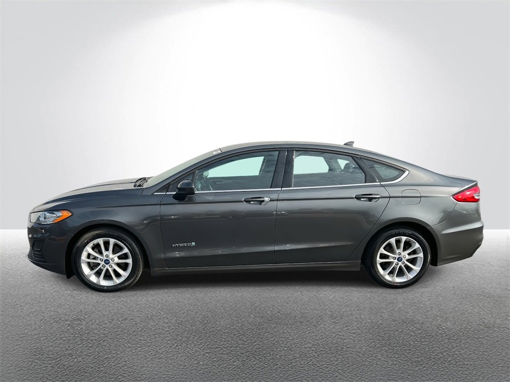 Used 2019 Ford Fusion SE image 2