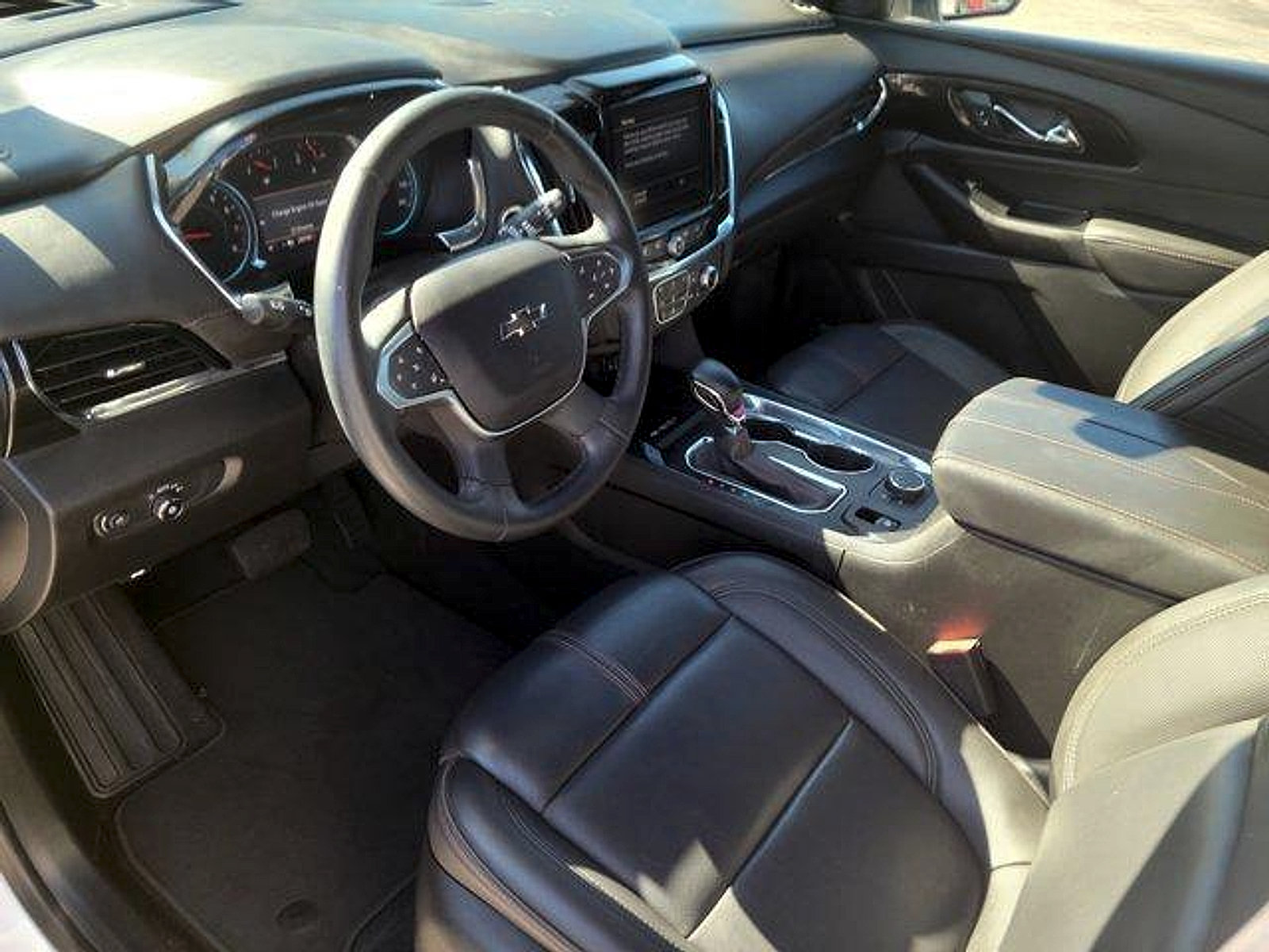 Used 2023 Chevrolet Traverse RS AWD/4WD image 21